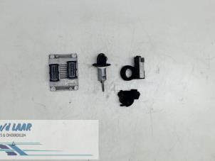 Begagnade Dator, motorstyrning Opel Corsa C (F08/68) 1.0 12V Pris € 150,00 Marginaltabell erbjuds av Autodemontage van de Laar