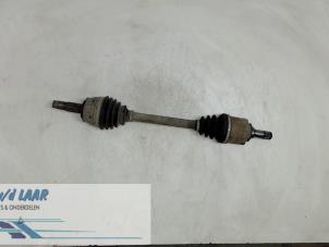 Gebruikte Steekas links-voor Opel Corsa D Prijs € 50,00 Margeregeling aangeboden door Autodemontage van de Laar