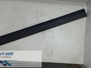 Begagnade Dekorstripe Renault Master II (JD) 2.5 dCi 16V 100 Pris € 40,00 Marginaltabell erbjuds av Autodemontage van de Laar
