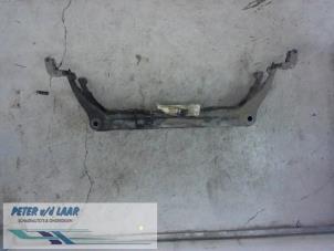 Gebruikte Subframe Renault Master II (JD) 2.5 dCi 16V 100 Prijs € 150,00 Margeregeling aangeboden door Autodemontage van de Laar