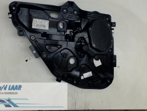 Gebruikte Raammechaniek 4Deurs links-achter Ford Fiesta 5 (JD/JH) 1.4 16V Prijs € 30,00 Margeregeling aangeboden door Autodemontage van de Laar