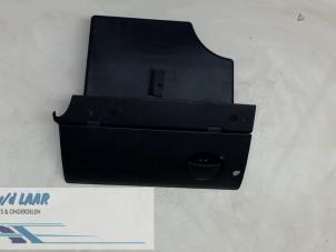 Begagnade Handskfack Opel Combo (Corsa C) 1.4 16V Twin Port Pris € 20,00 Marginaltabell erbjuds av Autodemontage van de Laar