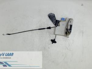 Gebruikte Deurslot Mechaniek 4Deurs rechts-voor Volkswagen Transporter/Caravelle T5 2.0 TDI DRF Prijs € 50,00 Margeregeling aangeboden door Autodemontage van de Laar