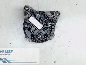 Gebruikte Alternator Dacia Logan MCV (KS) 1.6 16V Prijs € 120,00 Margeregeling aangeboden door Autodemontage van de Laar