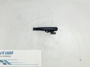 Begagnade Handtag Renault Laguna II Grandtour (KG) 1.8 16V Pris € 30,00 Marginaltabell erbjuds av Autodemontage van de Laar