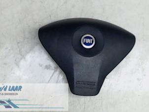 Begagnade Vänster airbag (ratt) Fiat Stilo (192A/B) 1.8 16V 5-Drs. Pris € 70,00 Marginaltabell erbjuds av Autodemontage van de Laar