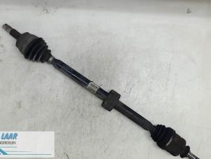 Gebruikte Aandrijfas rechts-voor Opel Corsa D 1.3 CDTi 16V ecoFLEX Prijs € 90,00 Margeregeling aangeboden door Autodemontage van de Laar