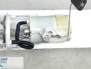 Begagnade Bensinpump Renault Laguna II Grandtour (KG) 2.0 16V Pris € 50,00 Marginaltabell erbjuds av Autodemontage van de Laar