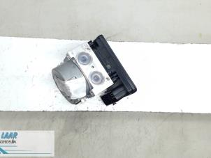 Używane Pompa ABS Renault Megane IV (RFBB) 1.5 Energy dCi 110 Cena € 300,00 Procedura marży oferowane przez Autodemontage van de Laar