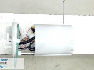 Gebruikte Benzinepomp Renault Megane IV (RFBB) 1.2 Energy TCE 100 Prijs € 80,00 Margeregeling aangeboden door Autodemontage van de Laar