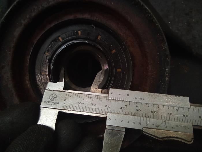 Bakre differential från en Mercedes-Benz CLK (C209) 2.7 270 CDI 20V 2003