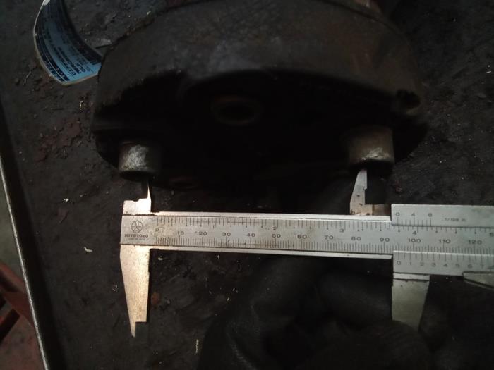 Bakre differential från en Mercedes-Benz CLK (C209) 2.7 270 CDI 20V 2003