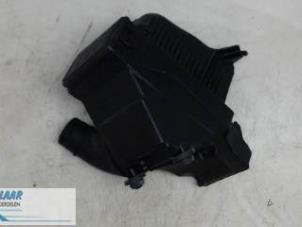 Gebruikte Luchtfilterhuis Renault Clio III (BR/CR) 2.0 16V Prijs € 50,00 Margeregeling aangeboden door Autodemontage van de Laar