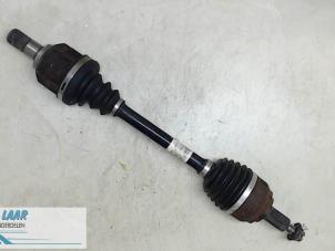 Gebruikte Steekas links-voor Renault Laguna III (BT) 2.0 Turbo 16V Prijs € 120,00 Margeregeling aangeboden door Autodemontage van de Laar