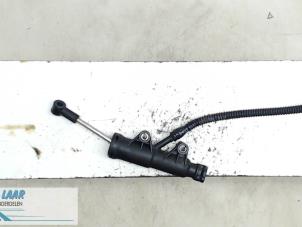 Gebruikte Koppeling Hoofd Cilinder Mercedes Sprinter 3,5t (906.63) 313 CDI 16V Prijs € 25,00 Margeregeling aangeboden door Autodemontage van de Laar