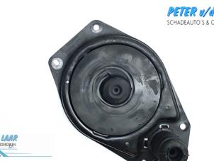 Begagnade Fjäderfäste, vänster bak Renault Trafic (1FL/2FL/3FL/4FL) 1.6 dCi 115 Pris € 40,00 Marginaltabell erbjuds av Autodemontage van de Laar