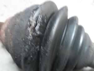 Gebruikte Aandrijfas rechts-voor Volkswagen Passat (3C2) 2.0 TDI 16V Bluemotion Prijs € 60,00 Margeregeling aangeboden door Autodemontage van de Laar