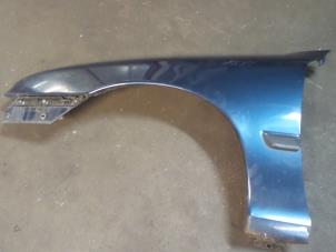 Begagnade Framskärm, vänster Opel Calibra 2.0i Pris € 35,00 Marginaltabell erbjuds av Autodemontage van de Laar