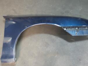 Begagnade Framskärm, höger Opel Calibra 2.0i Pris € 35,00 Marginaltabell erbjuds av Autodemontage van de Laar