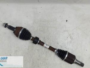 Begagnade Drivaxel, vänster fram Renault Megane IV (RFBB) 1.6 Energy dCi 130 Pris € 160,00 Marginaltabell erbjuds av Autodemontage van de Laar