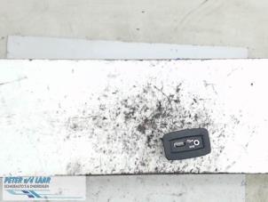 Używane Radio Rózne Renault Grand Scénic III (JZ) 1.5 dCi 110 Cena € 30,00 Procedura marży oferowane przez Autodemontage van de Laar