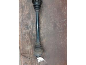 Używane Os napedowa lewy tyl BMW 5 serie (E60) 550i 32V Cena € 70,00 Procedura marży oferowane przez Autodemontage van de Laar