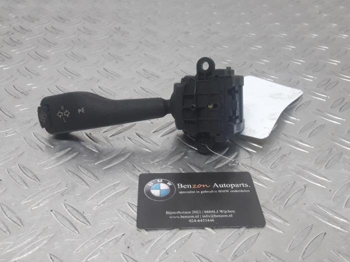 Indikatorbrytare från en BMW X3 2007
