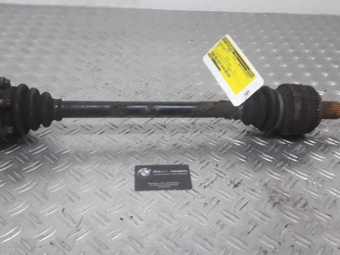 Drivaxel, vänster bak från en BMW X3 2007