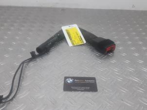 Begagnade Bältessträckare, vänster BMW 3-Serie Pris på förfrågan erbjuds av Benzon Autodemontage