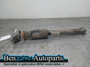 Begagnade Stötdämparstång, höger bak BMW 1 serie (F20) 116i 1.5 12V Pris på förfrågan erbjuds av Benzon Autodemontage