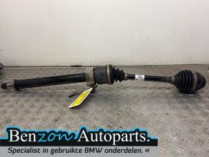 Gebruikte Aandrijfas rechts-voor BMW X1 (F48) sDrive 18d 2.0 16V Prijs € 200,00 Margeregeling aangeboden door Benzon Autodemontage
