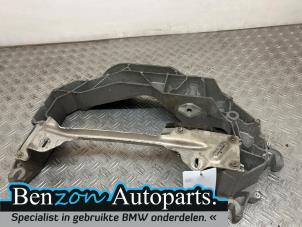 Begagnade Fäste, växellåda BMW X5 (F15) xDrive 40e 2.0 Pris på förfrågan erbjuds av Benzon Autodemontage