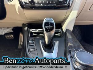 Używane Dzwignia zmiany biegów BMW 4 serie Gran Coupe (F36) 430i 2.0 16V Cena € 125,00 Procedura marży oferowane przez Benzon Autodemontage