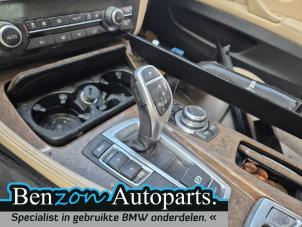 Begagnade Automatisk växelväljare BMW 5 serie (F10) 535d xDrive 24V Pris € 200,00 Marginaltabell erbjuds av Benzon Autodemontage