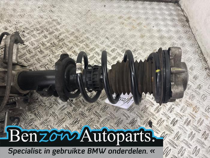 Stötdämparstång, vänster fram från en BMW Z4 Roadster (G29) sDrive 25i 2.0 Twin Power Turbo 16V 2023