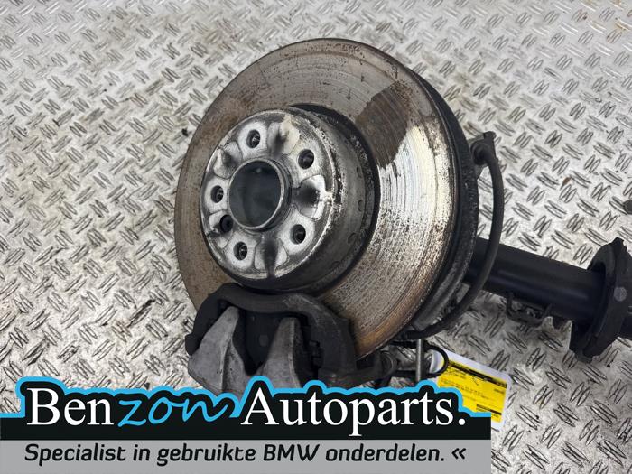 Spindel, vänster fram från en BMW Z4 Roadster (G29) sDrive 25i 2.0 Twin Power Turbo 16V 2023