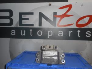 Używane Wspornik (rózne) Volkswagen Passat Cena na żądanie oferowane przez Benzon Autodemontage