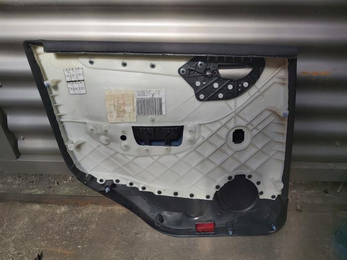 List, bakdörr, 4-dörrars, höger från en Mercedes-Benz B (W245) 2.0 B-180 CDI 16V 2007