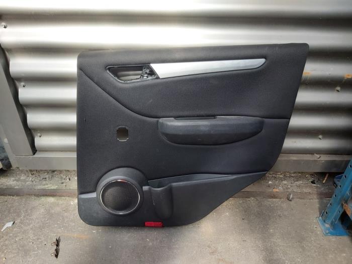 List, bakdörr, 4-dörrars, höger från en Mercedes-Benz B (W245) 2.0 B-180 CDI 16V 2007