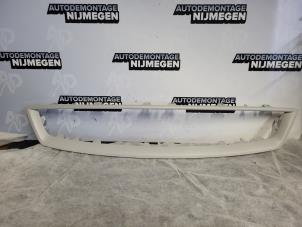 Nya Grillhållare Ford Focus 2 1.4 16V Pris på förfrågan erbjuds av Autodemontage Nijmegen