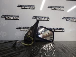 Begagnade Skärmspegel, höger Volkswagen Polo III (6N2) 1.4 16V 100 Pris på förfrågan erbjuds av Autodemontage Nijmegen