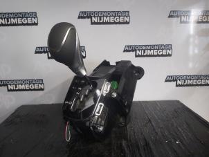 Gebruikte Selectiehendel automaat Peugeot 208 I (CA/CC/CK/CL) 1.2 12V e-THP PureTech 110 Prijs op aanvraag aangeboden door Autodemontage Nijmegen