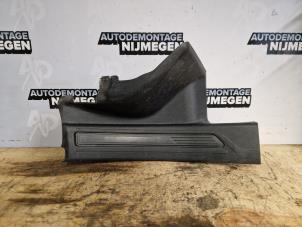 Gebruikte Afdeklijst dorpel rechts Jaguar XE 2.0 D E-Performance 16V Prijs op aanvraag aangeboden door Autodemontage Nijmegen