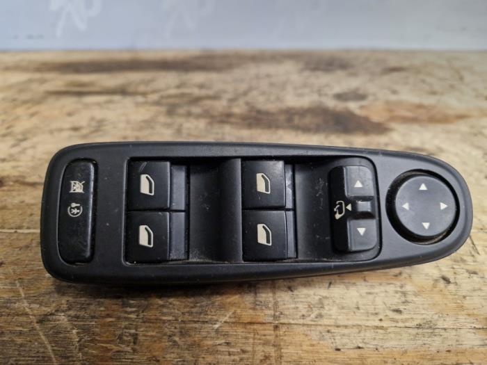 Flerfunktionsbrytare, fönster från en Citroën C4 Grand Picasso (UA) 1.6 16V THP Sensodrive,GT THP 2009