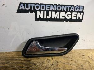 Begagnade Dörrhandtag, 4-dörrars, vänster fram Mercedes A (W169) 1.5 A-160 Pris € 25,00 Marginaltabell erbjuds av Autodemontage Nijmegen