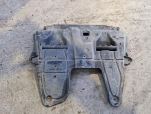 Gebruikte Beschermplaat bodem Fiat 500C/595C/695C 1.4 T-Jet 16V Prijs op aanvraag aangeboden door Autodemontage Nijmegen