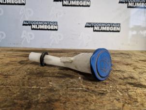 Begagnade Sprutmunskyddsbehållare lock Ford Focus 3 1.0 Ti-VCT EcoBoost 12V 125 Pris på förfrågan erbjuds av Autodemontage Nijmegen