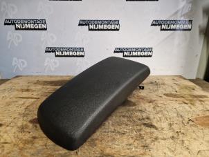 Gebruikte Armleuning Citroen C5 III Berline (RD) 1.6 16V THP 155 Prijs op aanvraag aangeboden door Autodemontage Nijmegen