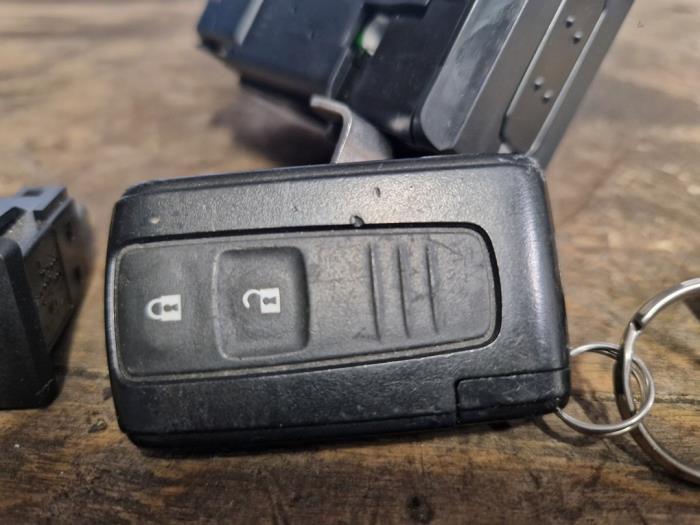 Kontaktblock, tändningslås från en Toyota Prius (NHW20) 1.5 16V 2007