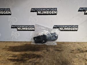 Nieuwe Bumpersteun rechts-voor Mazda CX-5 Prijs op aanvraag aangeboden door Autodemontage Nijmegen